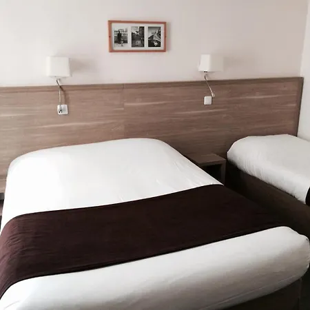 科斯莫斯酒店 2* 巴黎