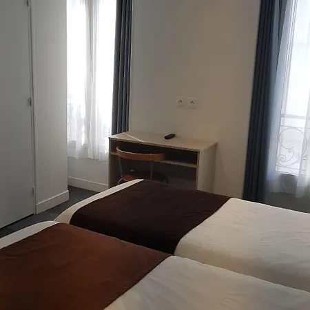 科斯莫斯酒店 2* 巴黎