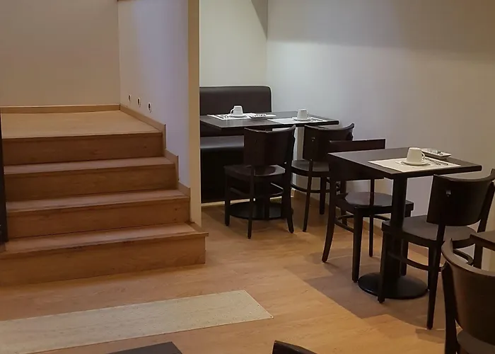 Cosmos Hotel 2*